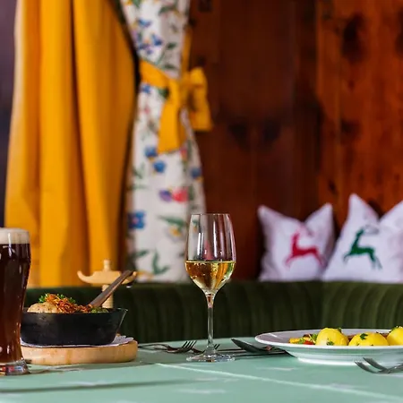 Traditionsgasthof Weissbacher Penzion Auffach