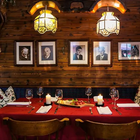 Vendégház Traditionsgasthof Weissbacher 3*