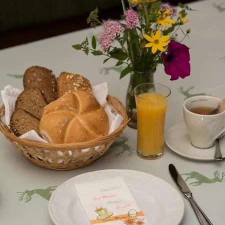 Traditionsgasthof Weissbacher * Auffach