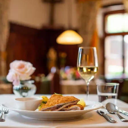 Traditionsgasthof Weissbacher Гостевой дом 3*