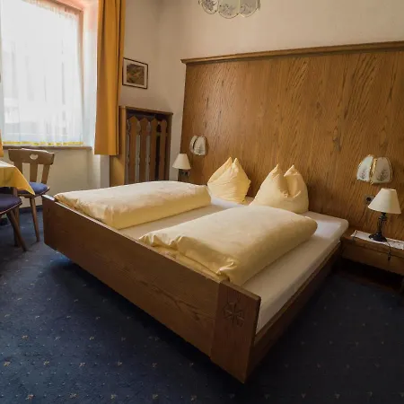 Traditionsgasthof Weissbacher Vendégház