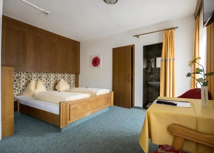 Traditionsgasthof Weissbacher 3* اوفاش