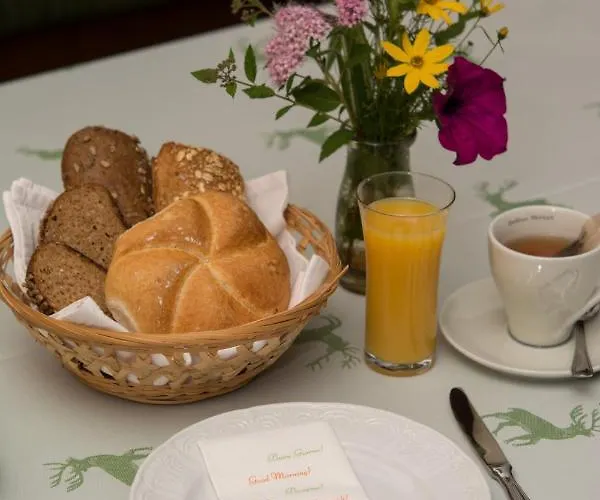 Traditionsgasthof Weissbacher 3* اوفاش