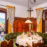 Traditionsgasthof Weißbacher Auffach